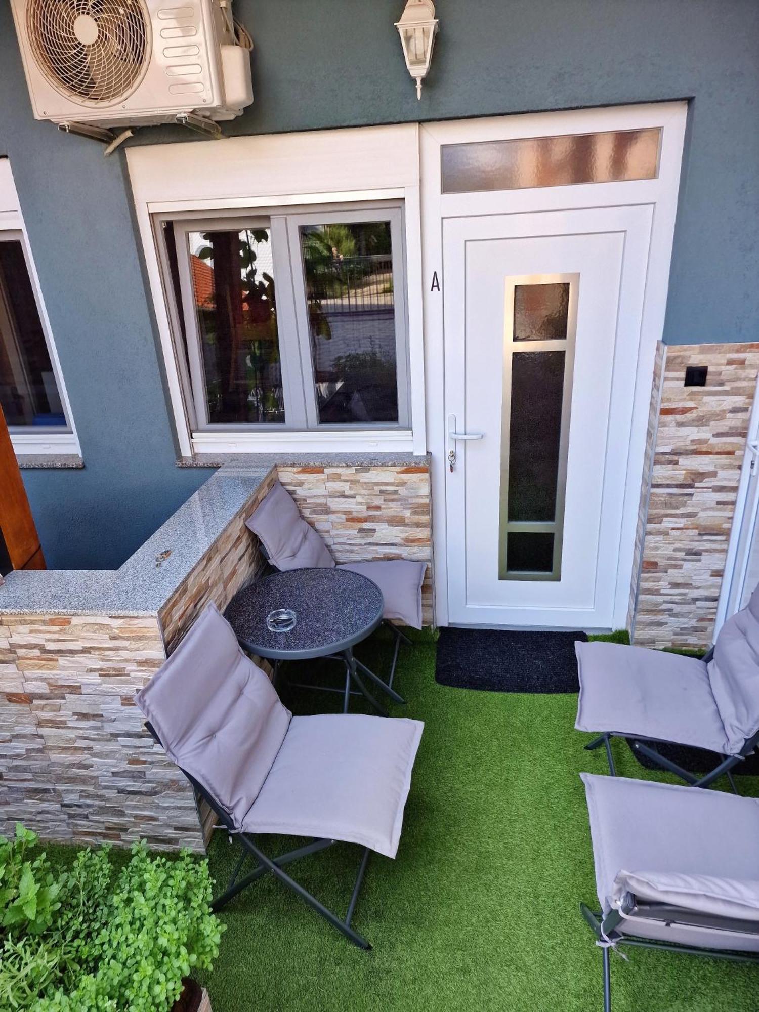 Studio Apartman Lorena Apartment Загреб Екстериор снимка